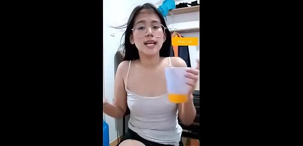  asian filipina takes off her bra on cam show and dances for cash